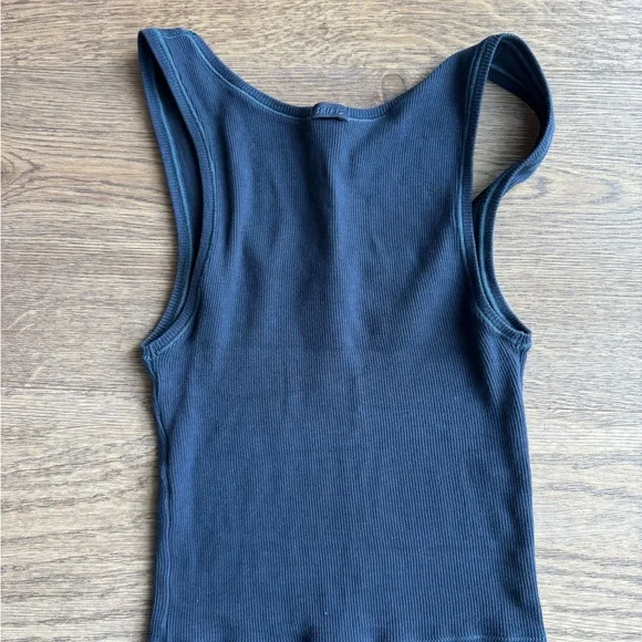 SKIMS cotton rib tank  color navy size small